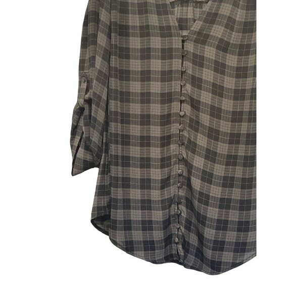 Torrid Plaid Button-Front Blouse 3/4 Sleeves V-Neckline Womens Plus Sz 2 - Picture 2 of 5